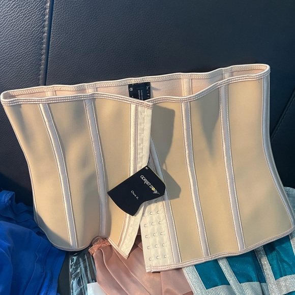 Corset Story Lot of 5 Items! - Picture 6 of 11